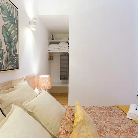Apartment Spacious Bright Flat With Terrace By Host Wise *