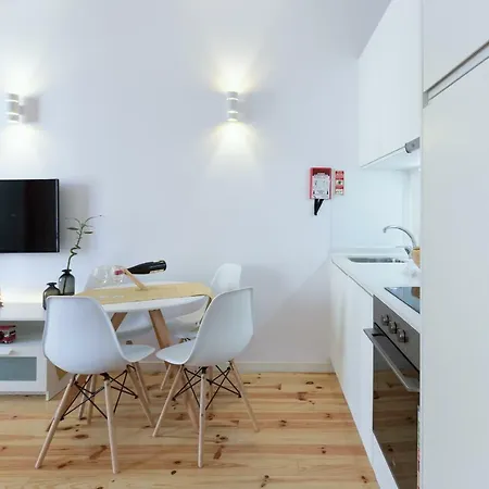 Apartment Spacious Bright Flat With Terrace By Host Wise