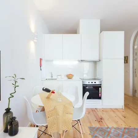 Spacious Bright Flat With Terrace By Host Wise Apartment